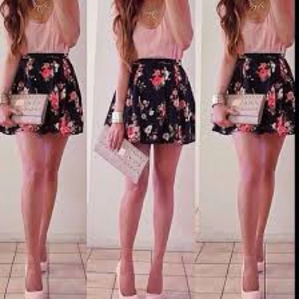 Flirty Floral Fun Mini Skirt Divided Size XS